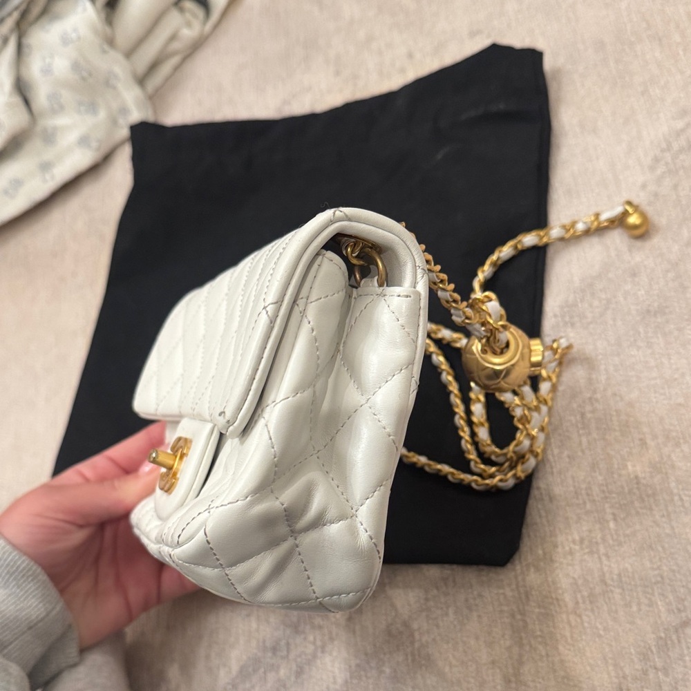 Chanel mini pearl crush flap bag quilted lamb skin leather gold hardware - Picture 3 of 9